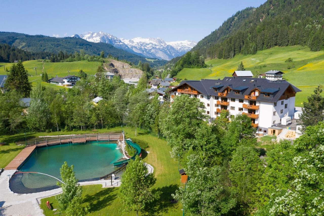 Apart- Und Wellnesshotel Dachsteinresort Russbach am Pass Gschütt Exterior photo